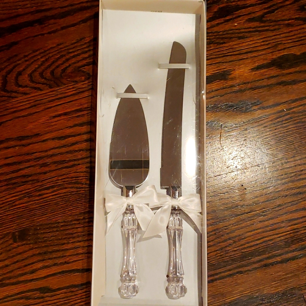NIB cake serving set